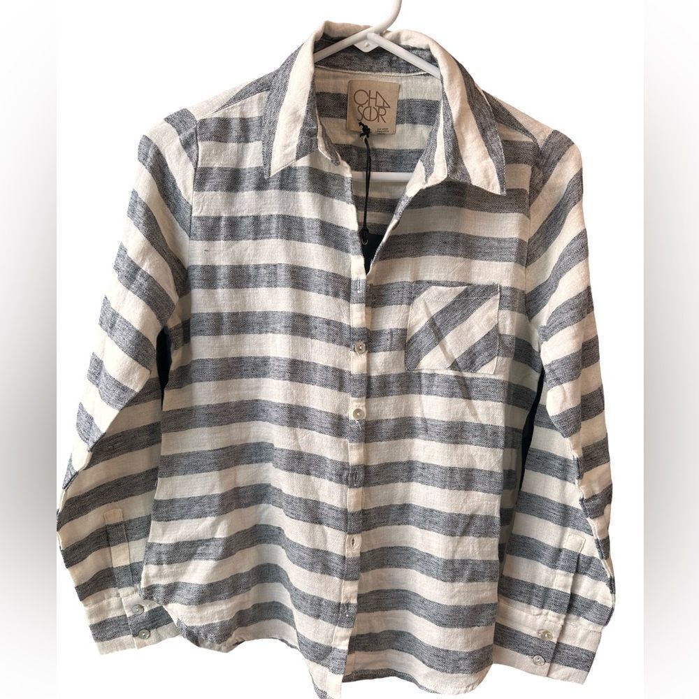 Chaser NWT 
Button Down Women’s Size Small